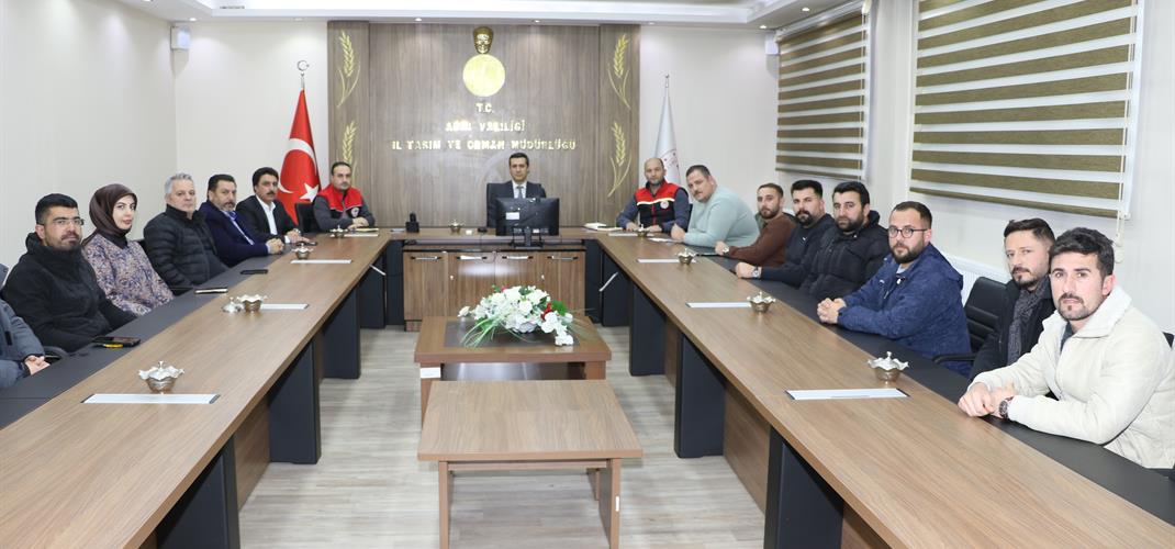 İL MÜDÜRLÜĞÜMÜZDE  AĞRI DAMIZLIK SIĞIR YETİŞTİRİCİLERİ BİRLİĞİ  İLE TOPLANTI YAPILDI